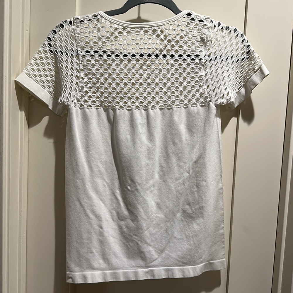 White tee - Picture 2 of 3